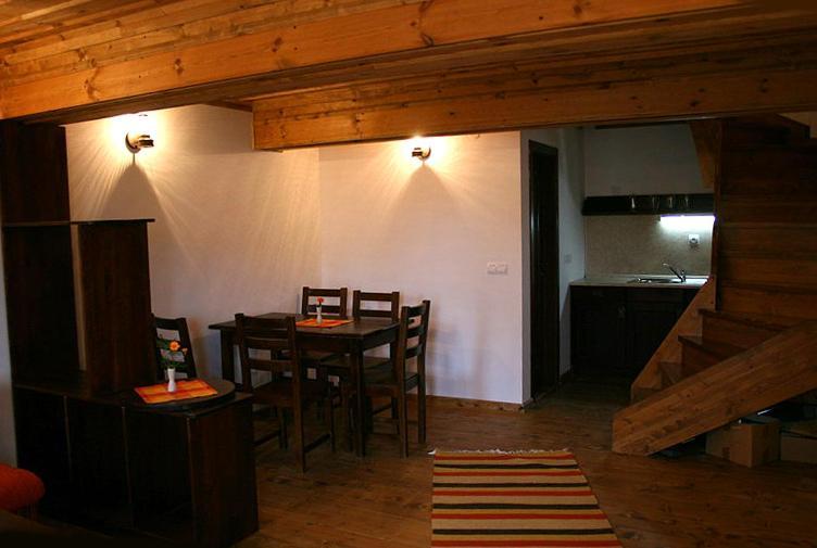 Complex Kosovo Houses Room photo