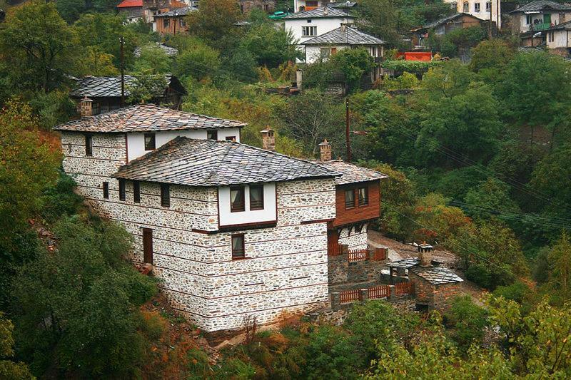Complex Kosovo Houses Exterior photo